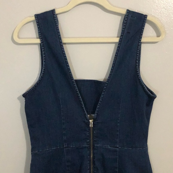 Bebe Dress Denim Sleeveless Mini Size 10 Blue Cutout V-Back - Picture 6 of 15